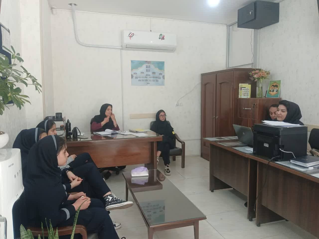 برگزاری جلسات ( شورای دانش آموزی)